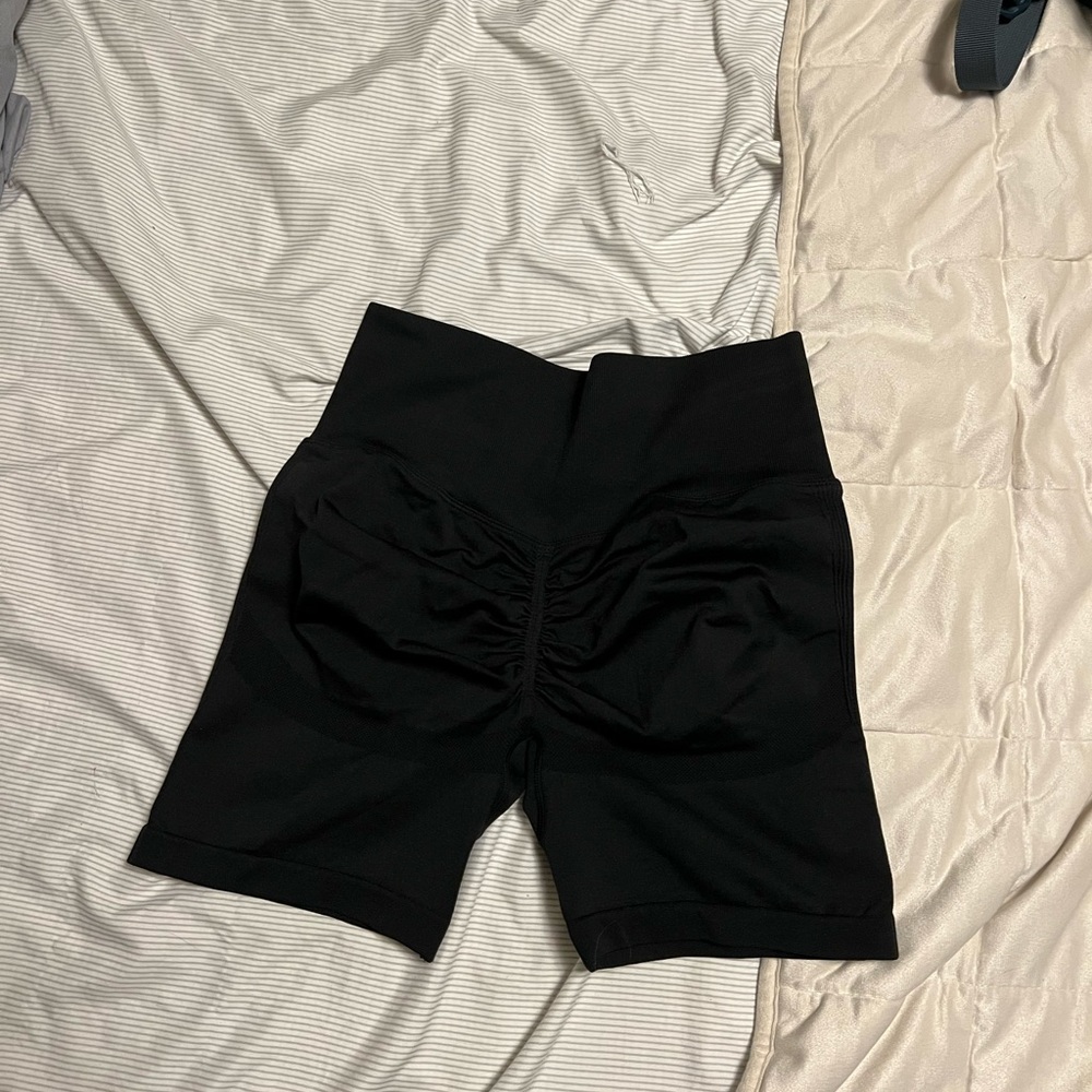 COPY - 🍒4 for $25🍒 butt scrunch workout shorts